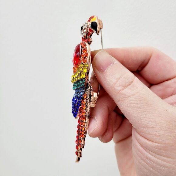 Brand New Gold Tone Rainbow Parrot Rhinestone Brooch Pin - Picture 4 of 8